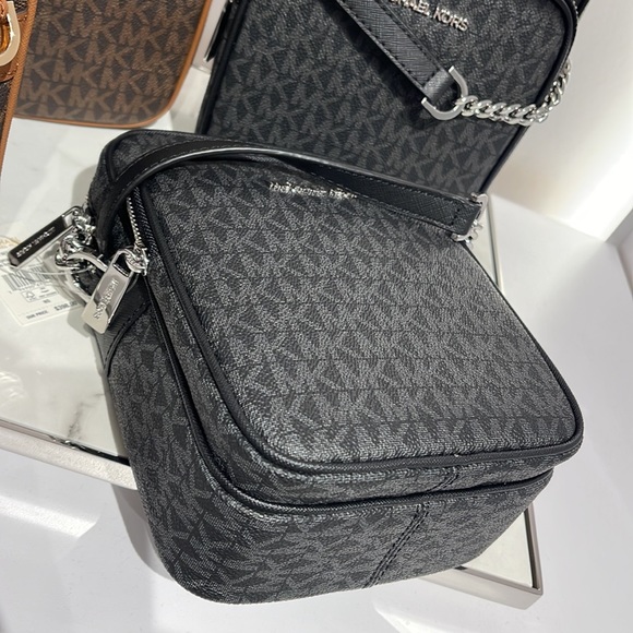 Michael Kors Jet Set Flight Crossbody Black NS - Picture 7 of 16